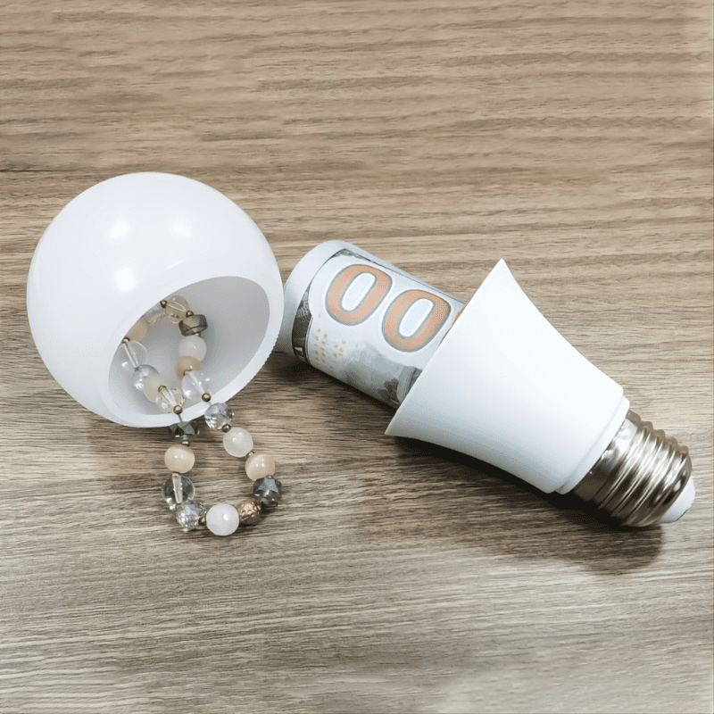 Realistic Light Bulb Transfer Safe, Store Money, Jewelry And Small Items In Conspicuous Places! CO/B\HA 